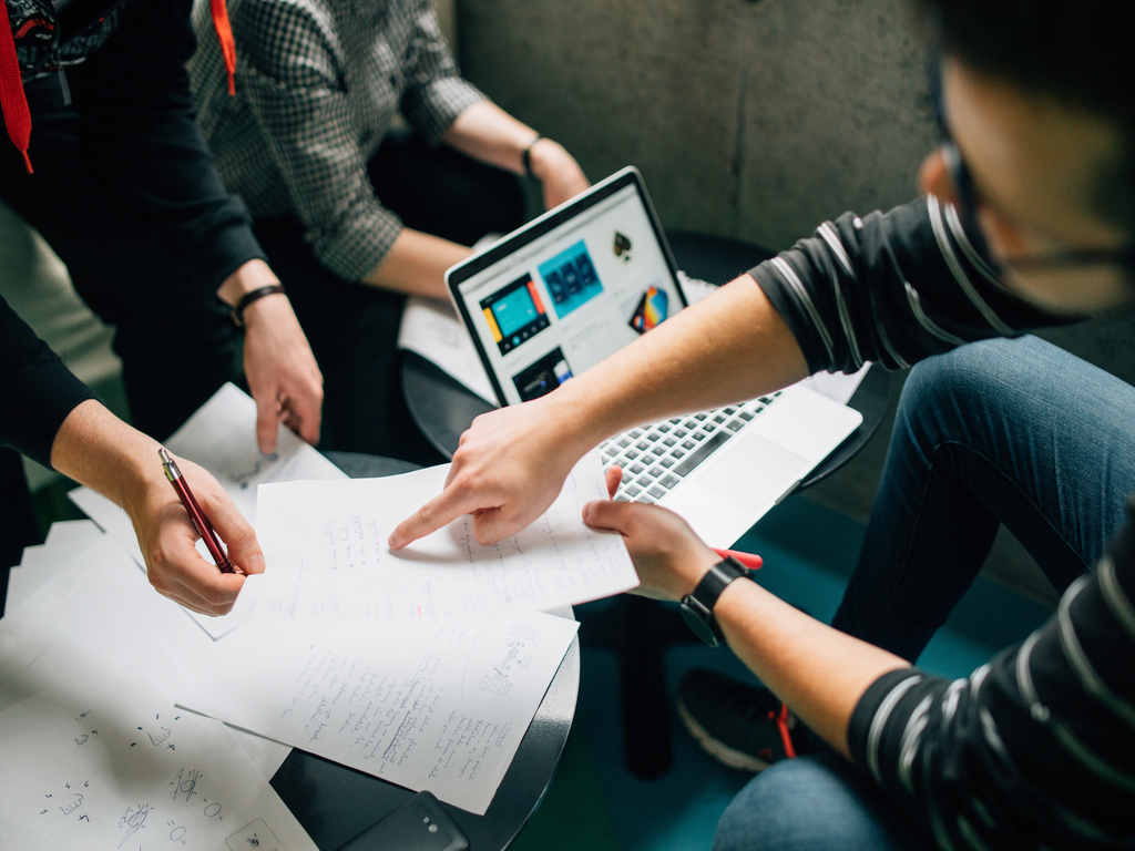 Read more about the article ✅ Career Cap Resumes: Your Gateway to Job-Winning Success 💼